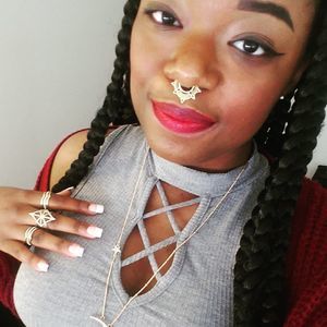 Meet your Posher, Courtney